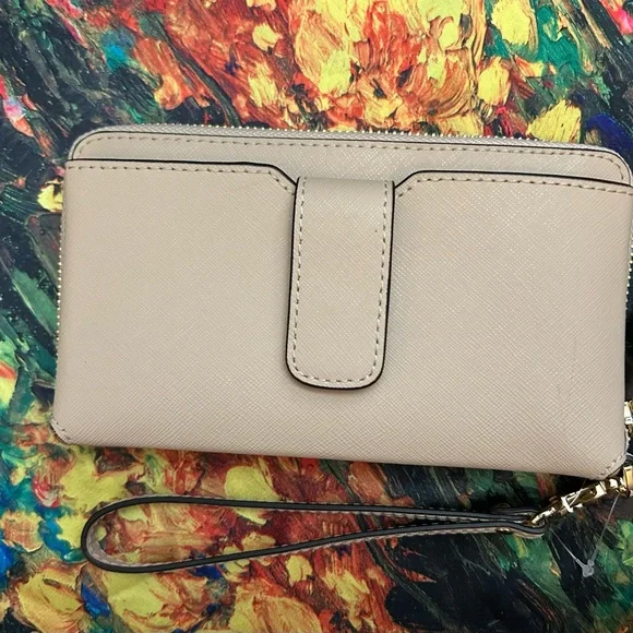 Michael Kors Women's Jet Set Large Flat Multifunction Phone Case - Picture 2 of 9